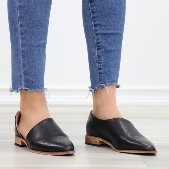 Black Opened Side Pointy Slip On Flat Loafer - Picture 3 of 13